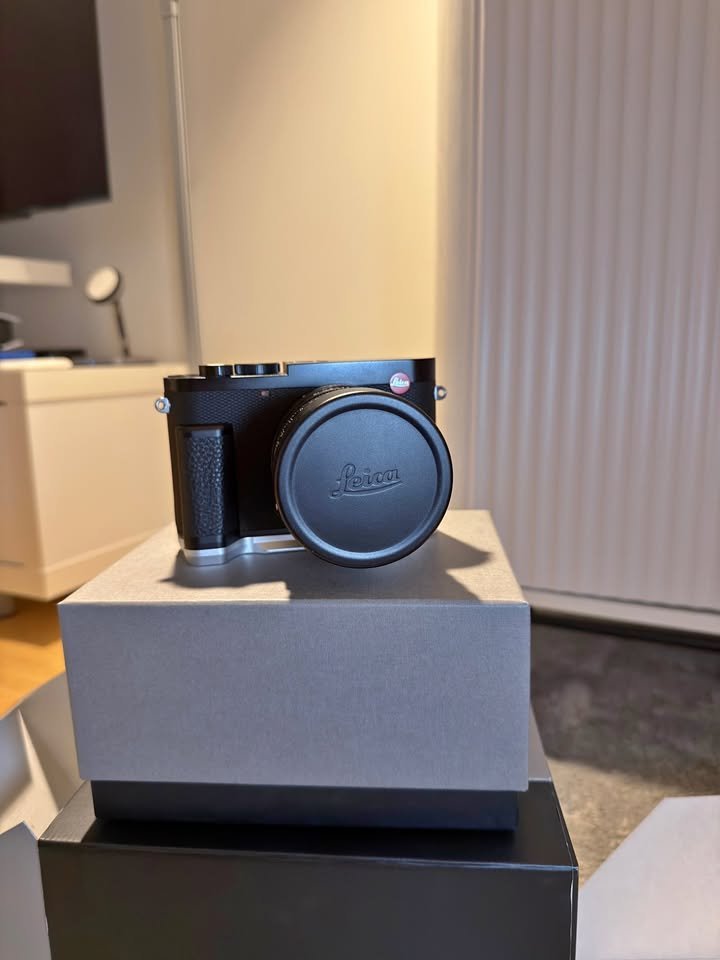Leica Q3 28mm - Full Titanium Kit, Excellent Condition
