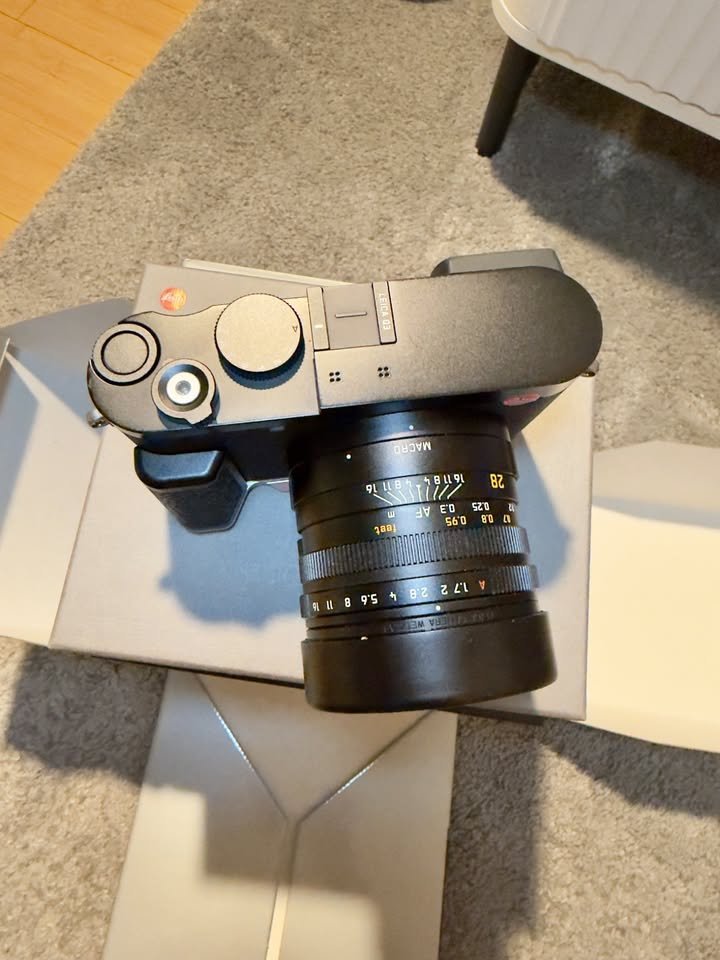 Leica Q3 28mm - Full Titanium Kit, Excellent Condition - Image 2