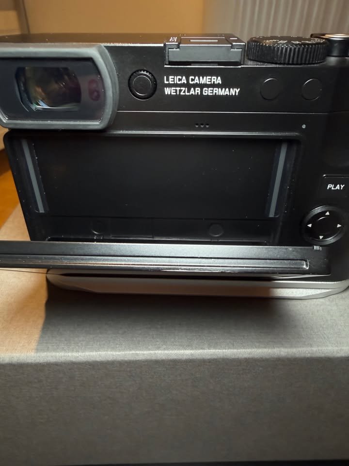 Leica Q3 28mm - Full Titanium Kit, Excellent Condition - Image 6